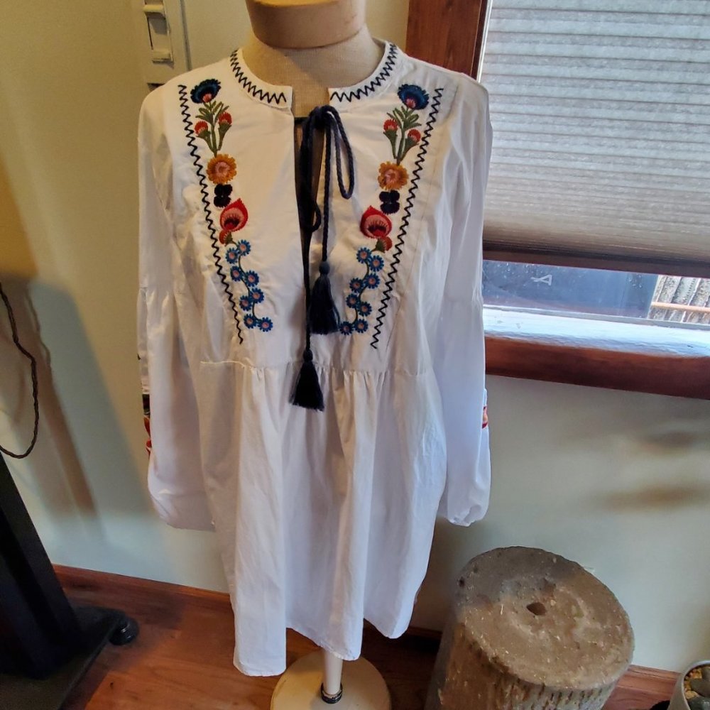 Peasant embroidered tunic blouse
